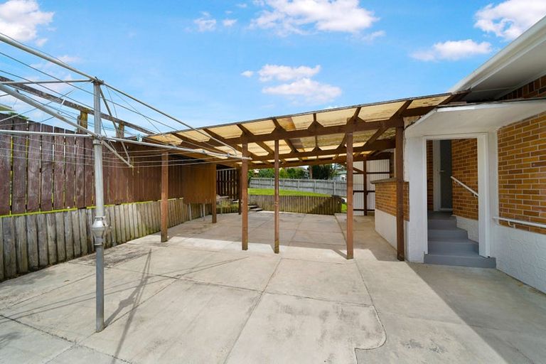Photo of property in 38 Kohekohe Street, New Lynn, Auckland, 0600