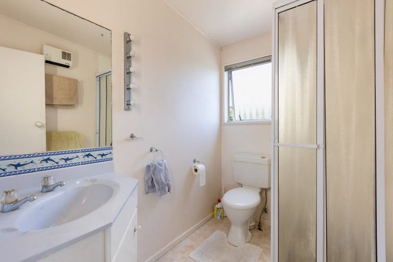 Photo of property in 84 Winara Avenue, Waikanae, 5036