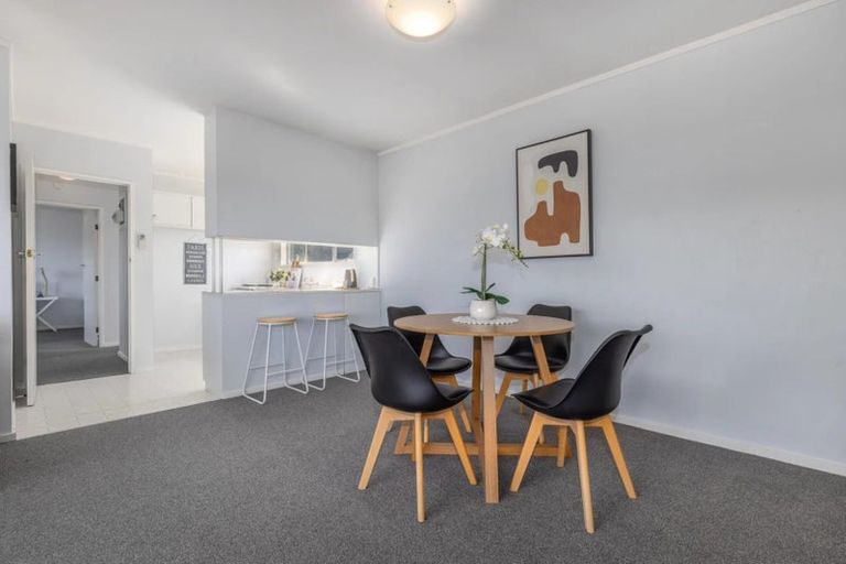 Photo of property in 5a Jerome Way, Crofton Downs, Wellington, 6035