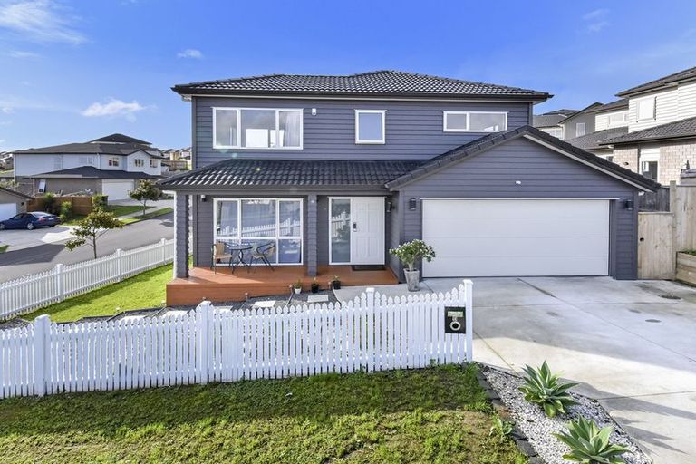 Photo of property in 13 Kereru Rise, Papakura, 2110
