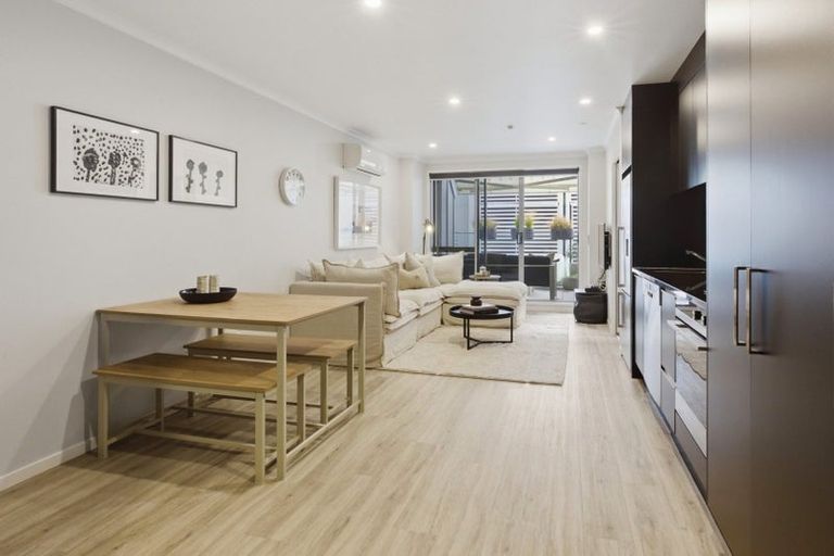 Photo of property in 2/19 Victoria Road, Mount Maunganui, 3116