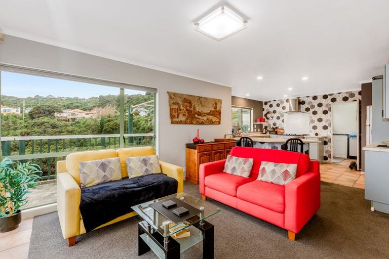 Photo of property in 10 Glengavel Grove, Papakowhai, Porirua, 5024