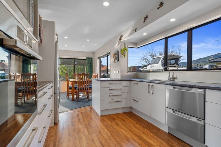 Photo of property in 17 Coleridge Place, Stoke, Nelson, 7011