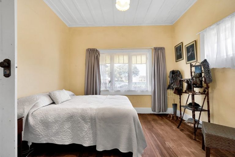 Photo of property in 43 Victoria Street, Hawera, 4610