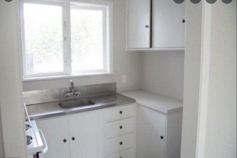 Photo of property in 1/10 Trevethick Grove, Woburn, Lower Hutt, 5010