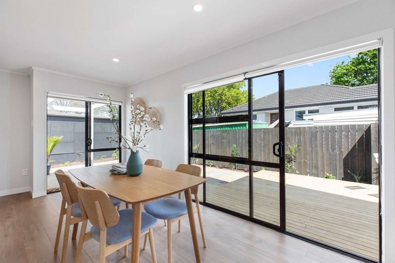 Photo of property in 2/26 Landscape Road, Papatoetoe, Auckland, 2025