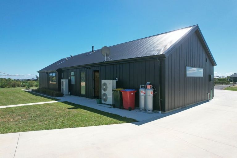 Photo of property in 18 Oriwa Lane, Levin, 5571