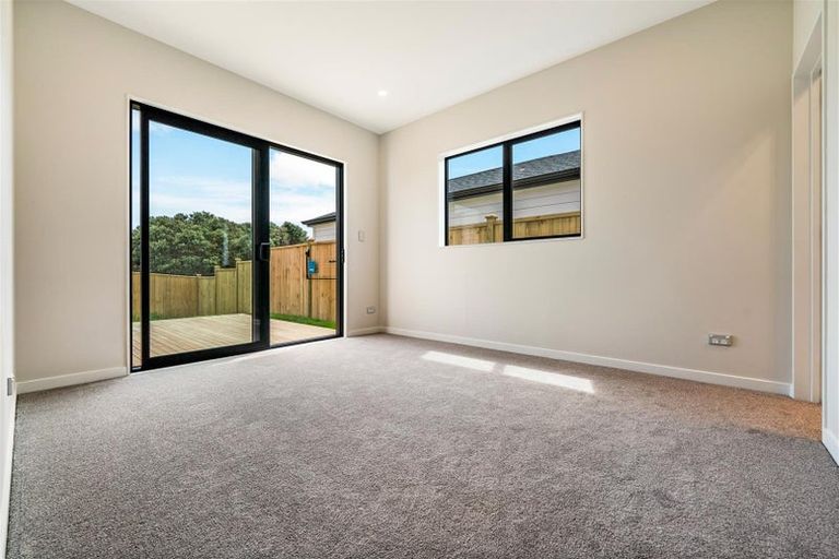 Photo of property in 40 Whakairo Crescent, Gulf Harbour, 0930