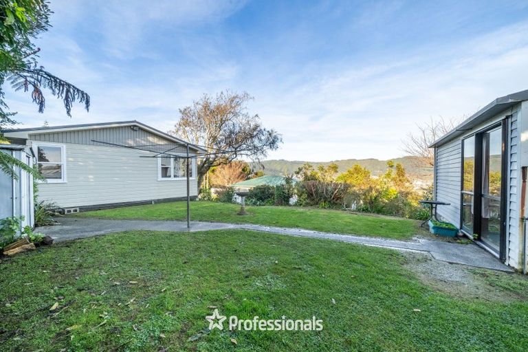 Photo of property in 22 Vista Grove, Kelson, Lower Hutt, 5010