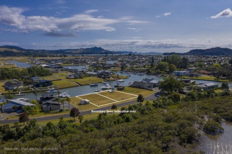 Photo of property in 24 Hei Esplanade, Whitianga, 3510
