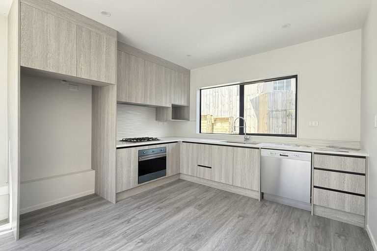 Photo of property in 33c Garadice Road, Rothesay Bay, Auckland, 0630