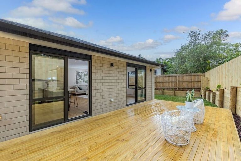 Photo of property in 10a Nielsen Place, Massey, Auckland, 0614