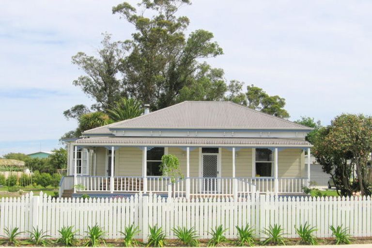 Photo of property in 12 Pine Street, Mangapapa, Gisborne, 4010