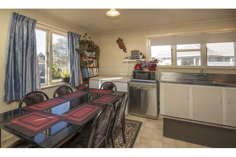 Photo of property in 121 Springs Road, Hornby, Christchurch, 8042