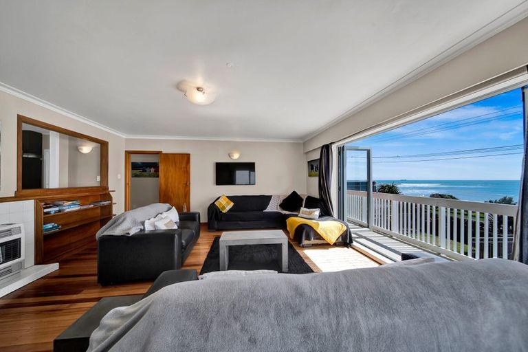 Photo of property in 1 Tiromoana Crescent, Bell Block, New Plymouth, 4312