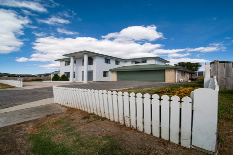 Photo of property in 16 Grangewood Close, Favona, Auckland, 2024