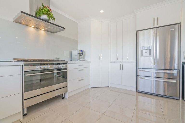 Photo of property in 10 Kelly Place, Whitianga, 3510