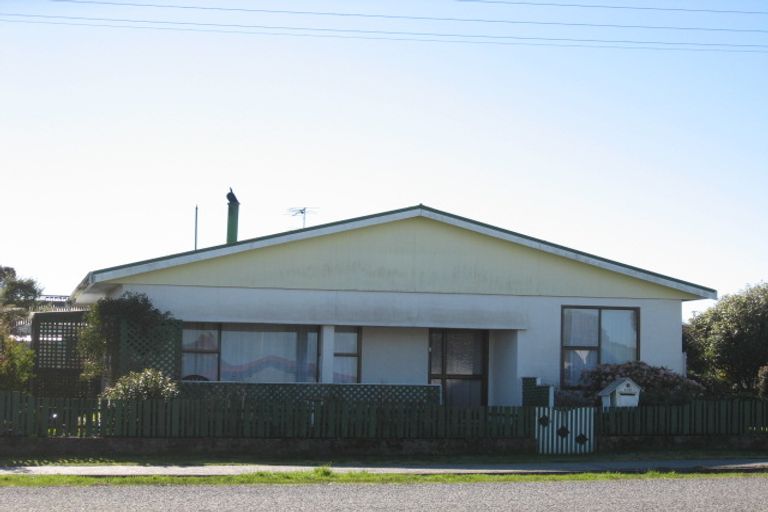 Photo of property in 100 Hampden Street, Hokitika, 7810