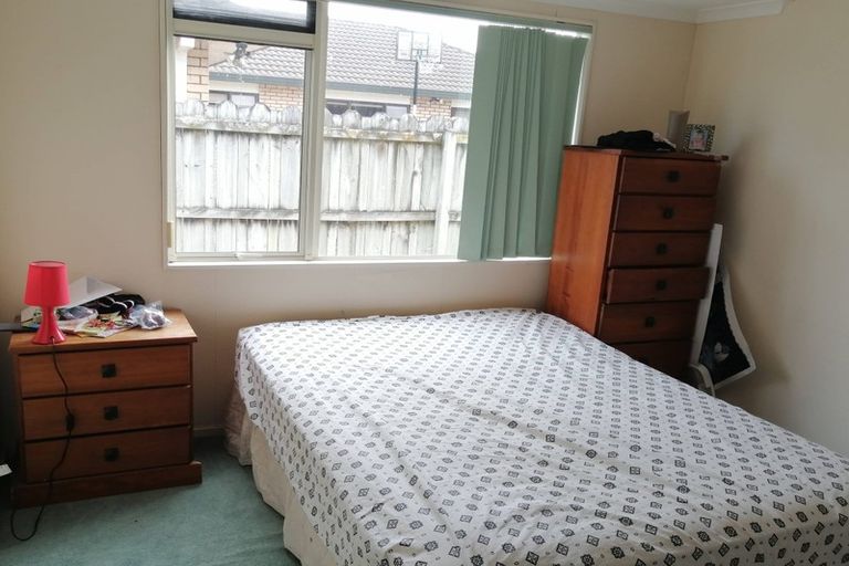 Photo of property in 14 Mellefont Close, East Tamaki Heights, Auckland, 2016