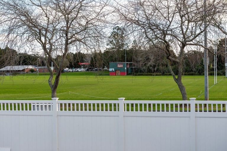 Photo of property in 15 Edward Street, Riverhead, 0820