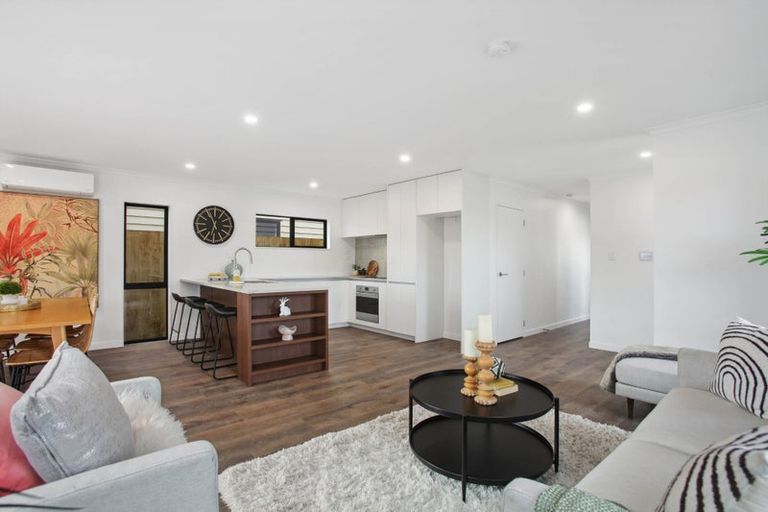 Photo of property in 12 Kurnell Drive, Botany Downs, Auckland, 2010