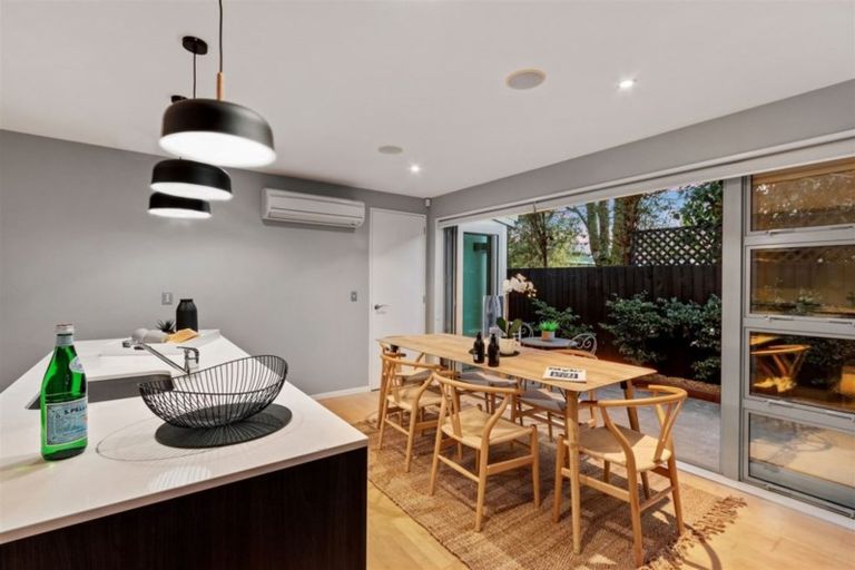 Photo of property in 128a Holly Road, St Albans, Christchurch, 8014