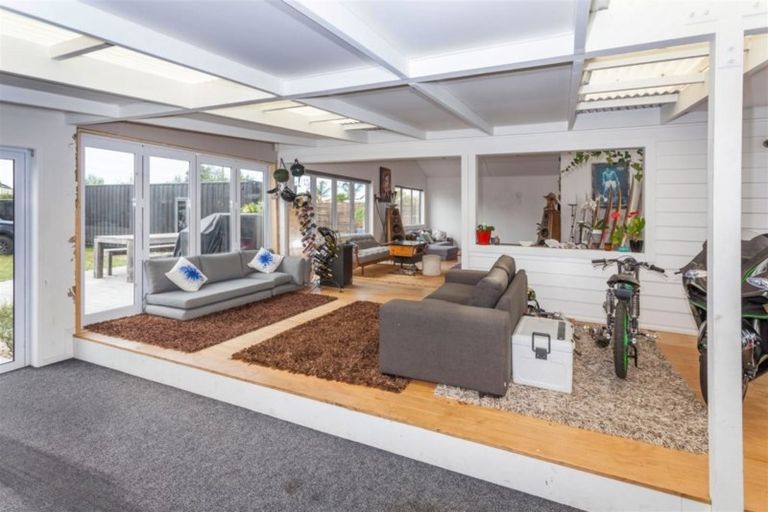 Photo of property in 217 Ocean Road, Whangamata, 3620