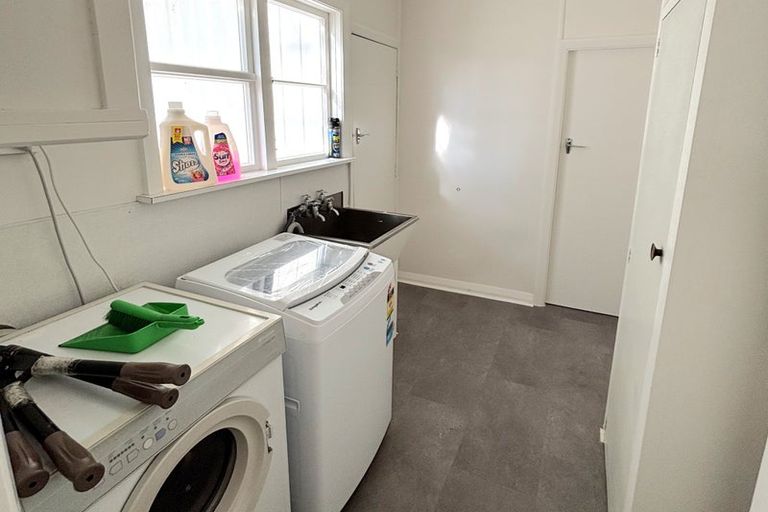 Photo of property in 49 Sheffield Street, Awapuni, Palmerston North, 4412