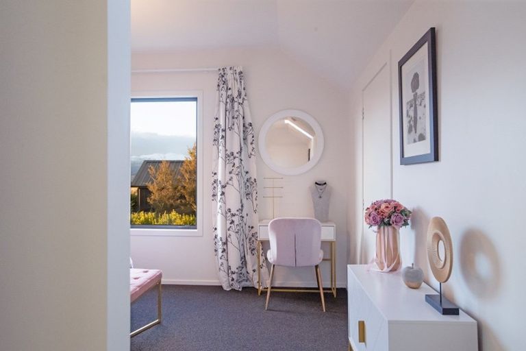 Photo of property in 35 Mckellar Drive, Jacks Point, Queenstown, 9371