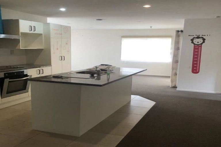 Photo of property in 44 Miro Street, New Lynn, Auckland, 0600