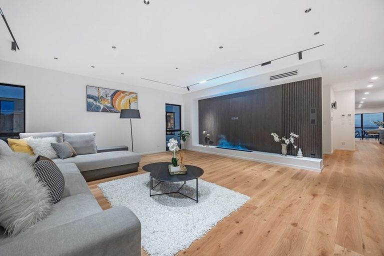 Photo of property in 9 Michael Richard Place, East Tamaki Heights, Auckland, 2016