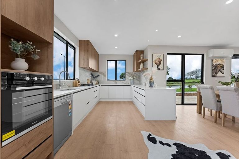 Photo of property in 14a Mclarin Road, Glenbrook, 2681