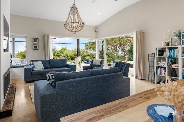 Photo of property in 147a Torkar Road, Clarks Beach, 2122