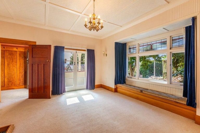 Photo of property in 33 Seapoint Road, Bluff Hill, Napier, 4110