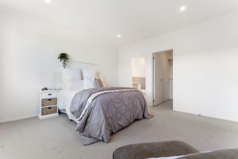 Photo of property in 4 Tyler Davies Drive, Red Beach, 0932