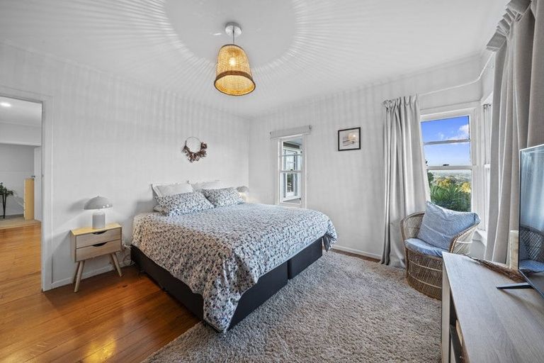 Photo of property in 1/57 Sunnyside Road, Sunnyvale, Auckland, 0612