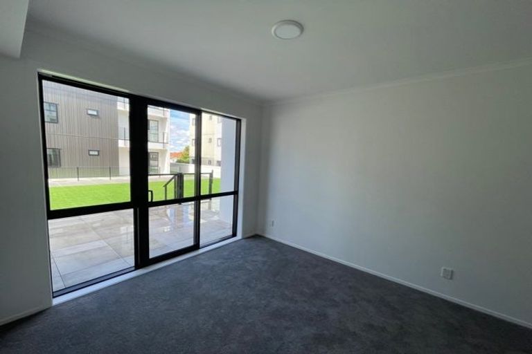 Photo of property in 19/11 Carlos Drive, Flat Bush, Auckland, 2016