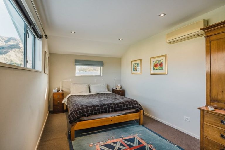 Photo of property in 15 Jessies Crescent, Wanaka, 9305