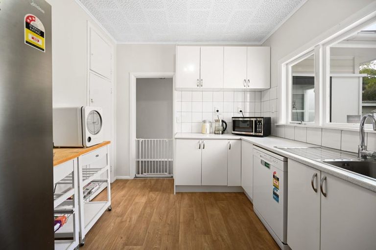 Photo of property in 10 Vectis Road, Hillcrest, Hamilton, 3216