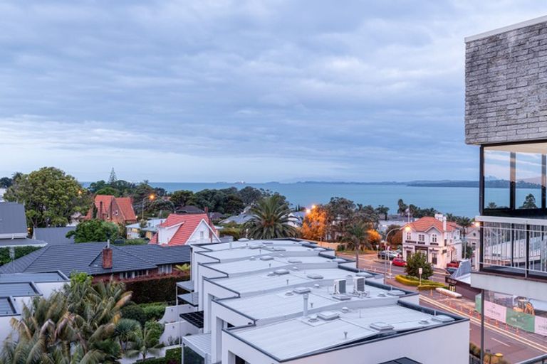 Photo of property in 6/4b The Promenade, Takapuna, Auckland, 0622