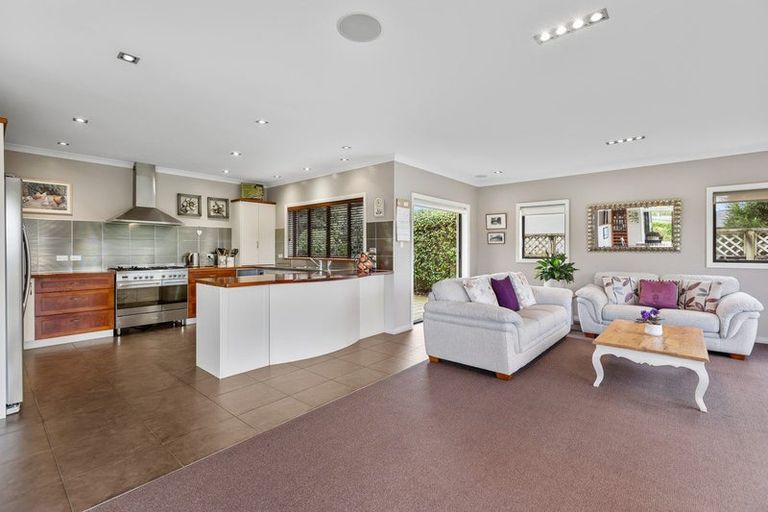 Photo of property in 4 Kororako Grove, Whalers Gate, New Plymouth, 4310