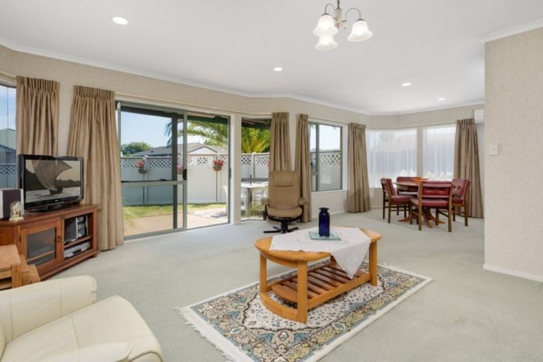 Photo of property in 4 Sequoia Grove, Mount Maunganui, 3116