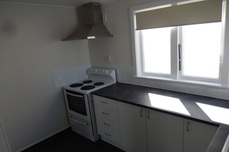 Photo of property in 102 Kilbirnie Crescent, Kilbirnie, Wellington, 6022
