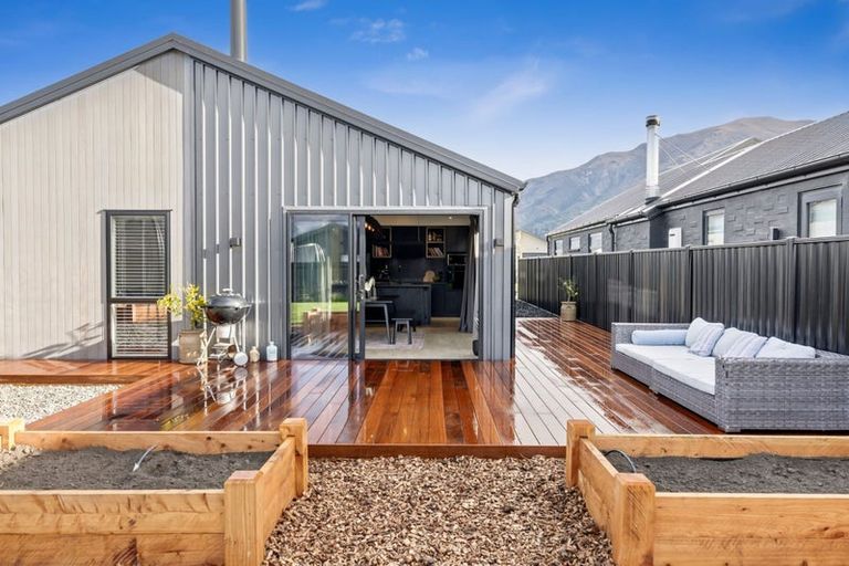 Photo of property in 19 Dunn Street, Lake Hawea, 9382