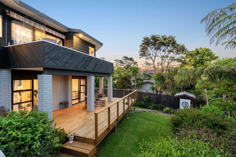 Photo of property in 2/22 Zion Road, Birkenhead, Auckland, 0626