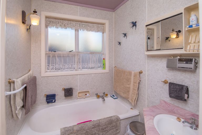 Photo of property in 4 Shaftesbury Street, Avonhead, Christchurch, 8042