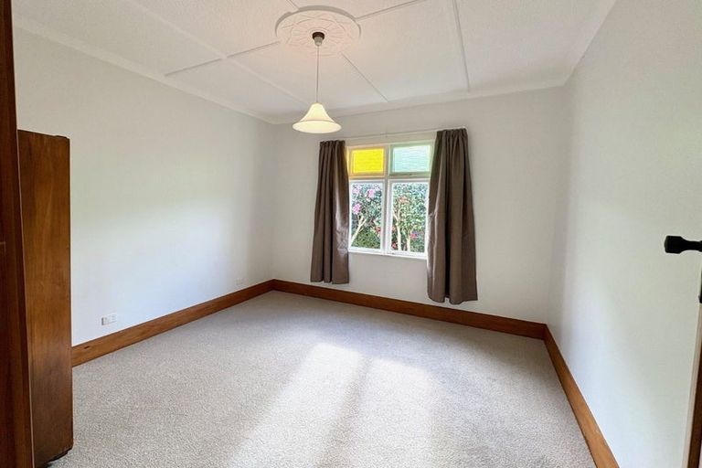 Photo of property in 23 Paynters Avenue, Strandon, New Plymouth, 4312