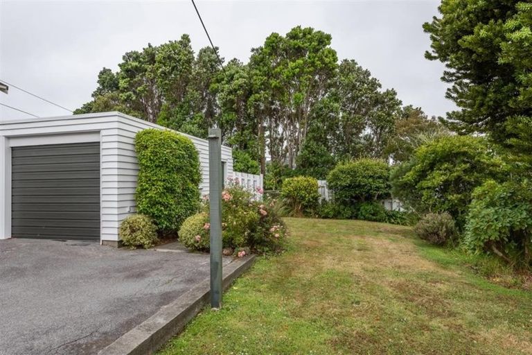 Photo of property in 10 Bristow Place, Karori, Wellington, 6012