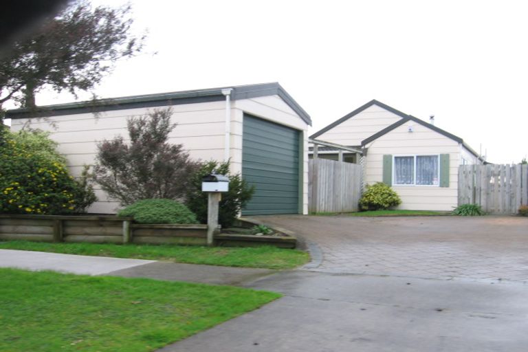 Photo of property in 25 Peppertree Glade, Kelvin Grove, Palmerston North, 4414