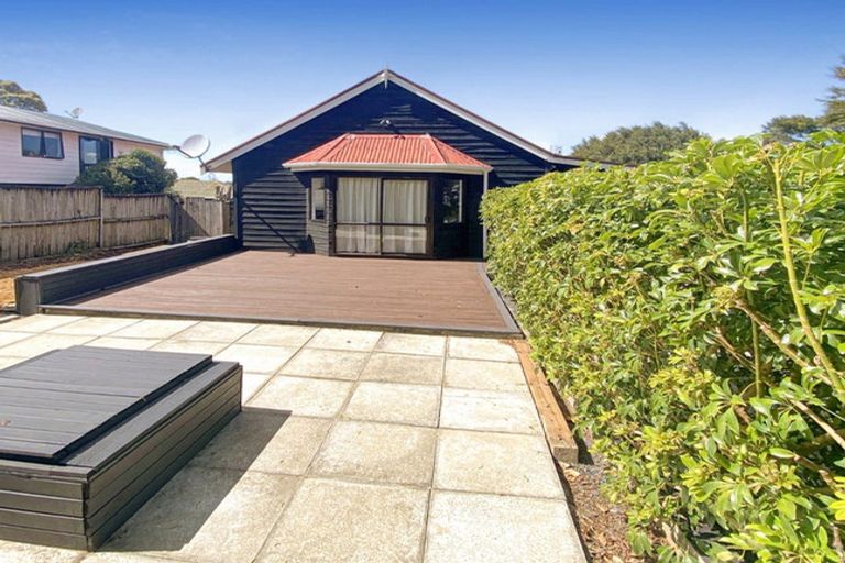 Photo of property in 19 Tahi Terrace, Glen Eden, Auckland, 0602